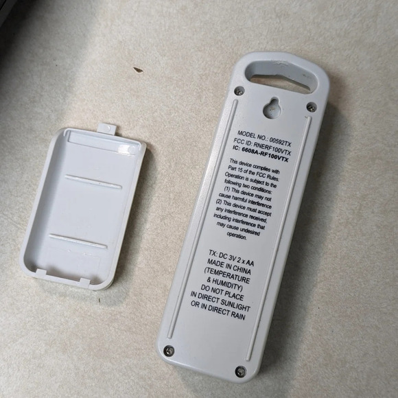 AcuRite 00592W2 Wireless Indoor Outdoor Thermometer Humidity Sensor, hygrometer - Picture 5 of 6